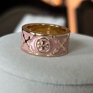 Tory Burch Icon T Monogram ring in pink enamel with a gold-tone finish.